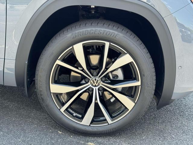 Photo of 2025 Gray Volkswagen Atlas