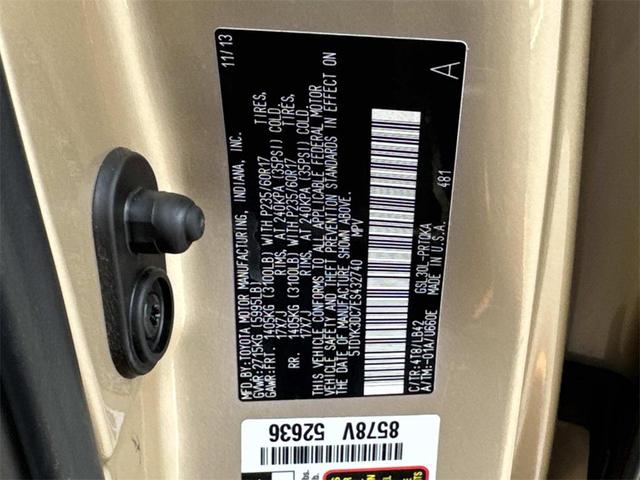 Photo of 2014 Champagne Toyota Sienna