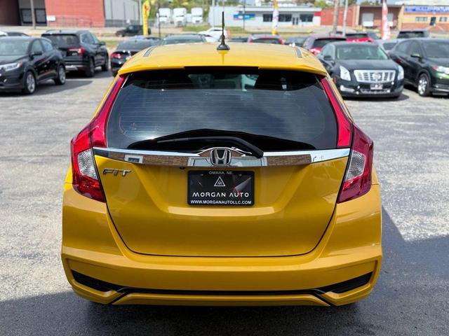 Photo of 2018 Helios Yellow Pearl Honda Fit