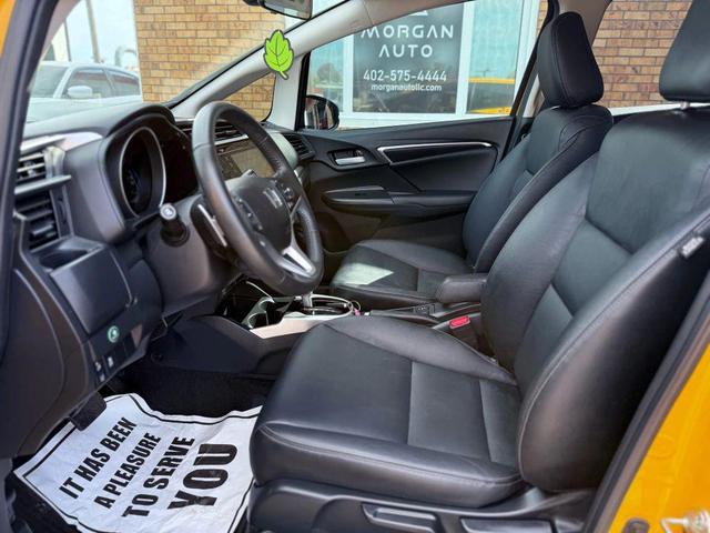 Photo of 2018 Helios Yellow Pearl Honda Fit