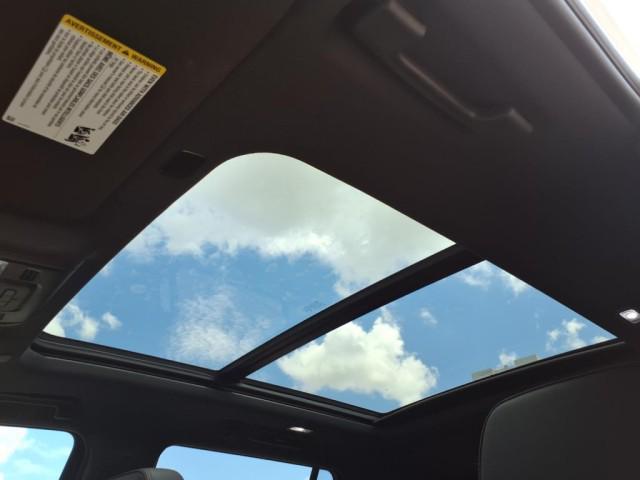 Photo of 2023 Summit White Chevrolet Tahoe