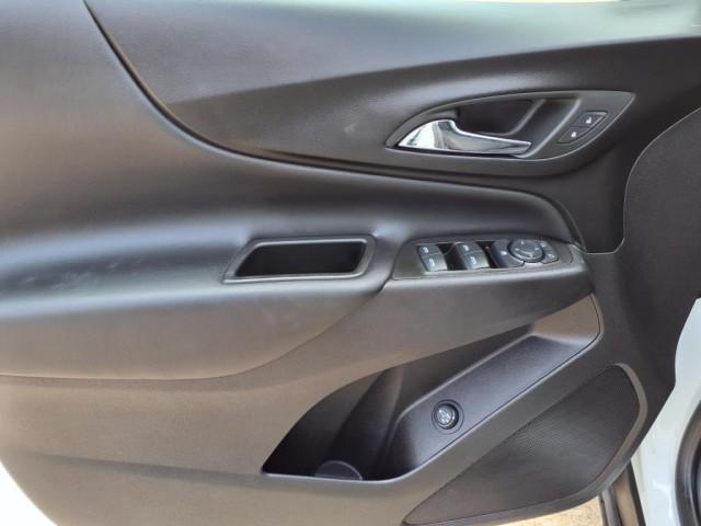Photo of 2024 Summit White Chevrolet Equinox