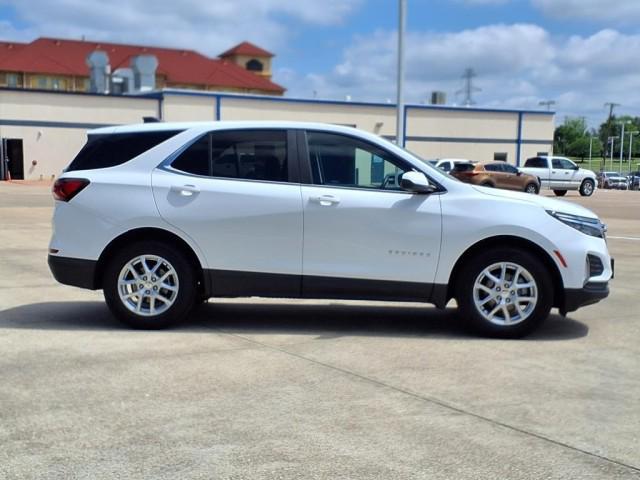 Photo of 2024 Summit White Chevrolet Equinox
