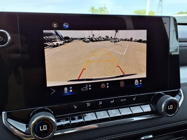 Photo of 2025 Summit White Chevrolet Colorado