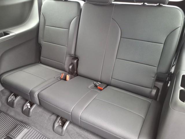 Photo of 2025 Mosaic Black Metallic Chevrolet Traverse