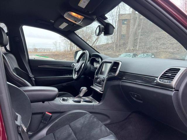Photo of 2017 Burgundy Jeep Grand Cherokee