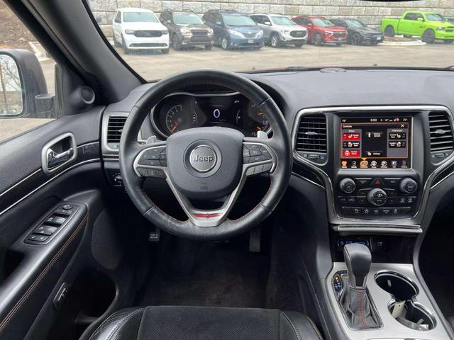 Photo of 2017 Burgundy Jeep Grand Cherokee