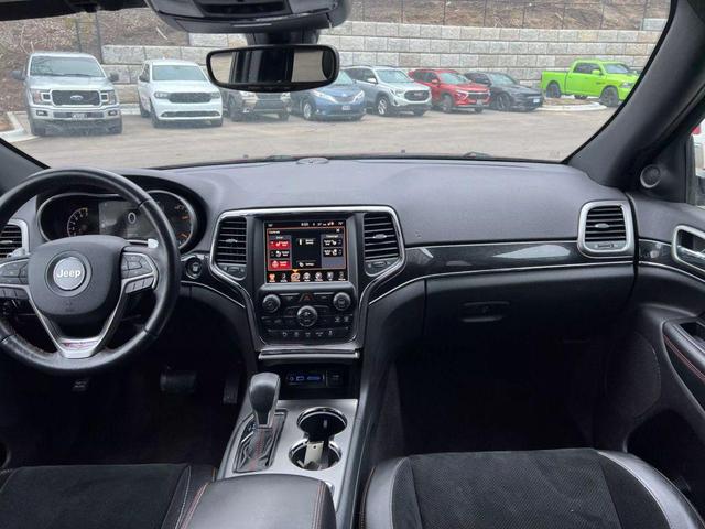 Photo of 2017 Burgundy Jeep Grand Cherokee
