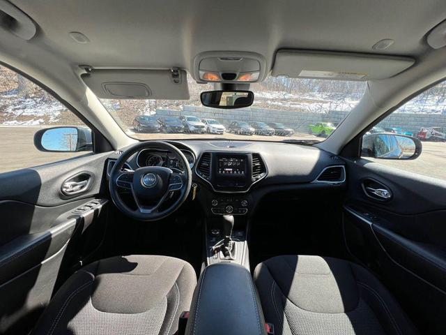 Photo of 2021 Blue Jeep Cherokee