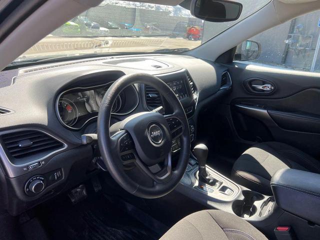 Photo of 2021 Blue Jeep Cherokee