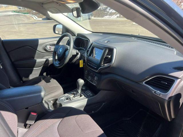 Photo of 2021 Blue Jeep Cherokee