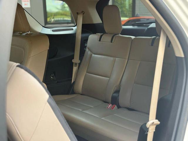 Photo of 2020 White Ford Explorer