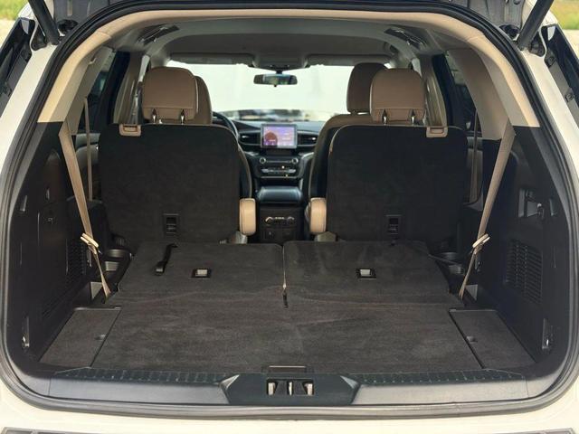 Photo of 2020 White Ford Explorer