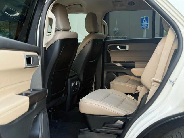 Photo of 2020 White Ford Explorer