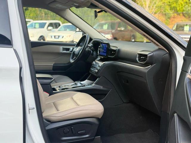 Photo of 2020 White Ford Explorer