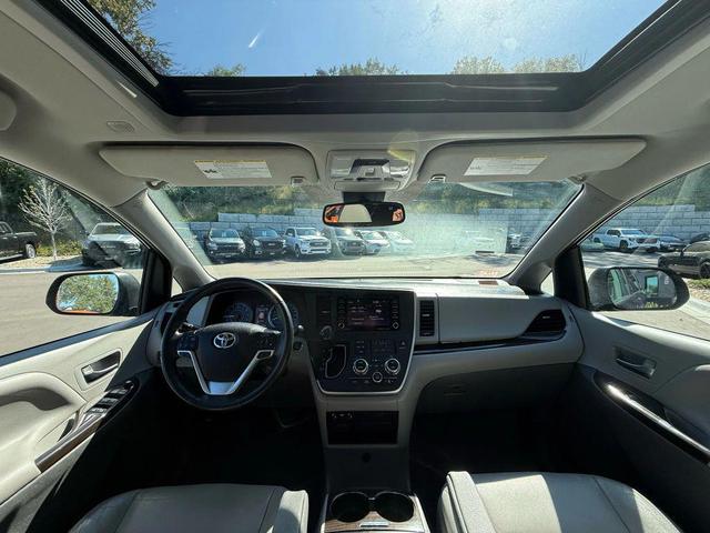 Photo of 2020 Blue Toyota Sienna