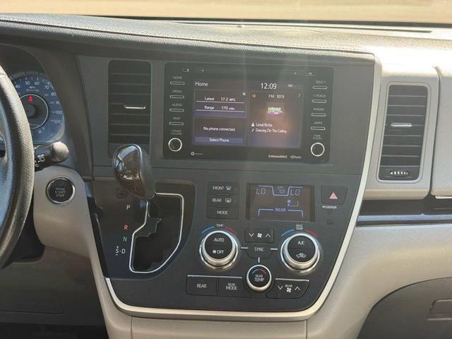 Photo of 2020 Blue Toyota Sienna