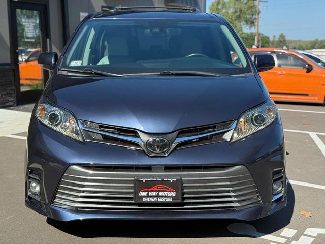 Photo of 2020 Blue Toyota Sienna