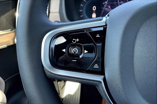 Photo of 2025 MULBERRY RED Volvo XC90 Plug-In Hybrid