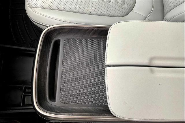 Photo of 2023 GREY Rivian R1T