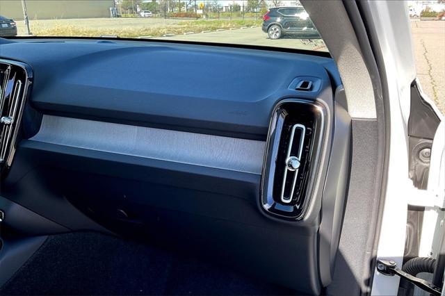 Photo of 2025 Crystal White Pearl Volvo XC40