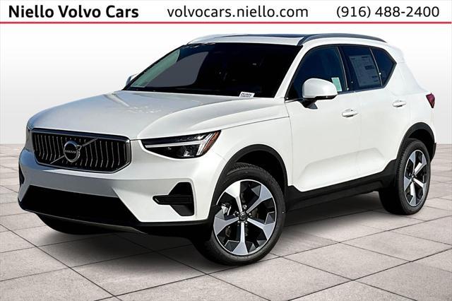 Photo of 2025 Crystal White Pearl Volvo XC40
