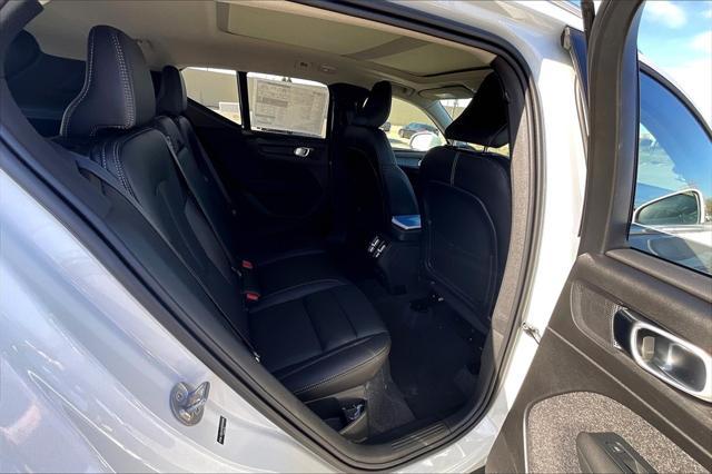 Photo of 2025 Crystal White Pearl Volvo XC40