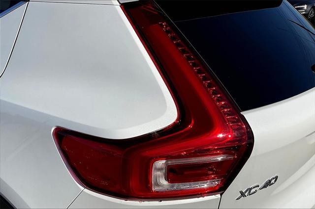 Photo of 2025 Crystal White Pearl Volvo XC40