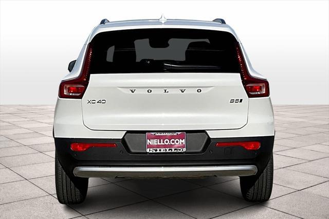 Photo of 2025 Crystal White Pearl Volvo XC40