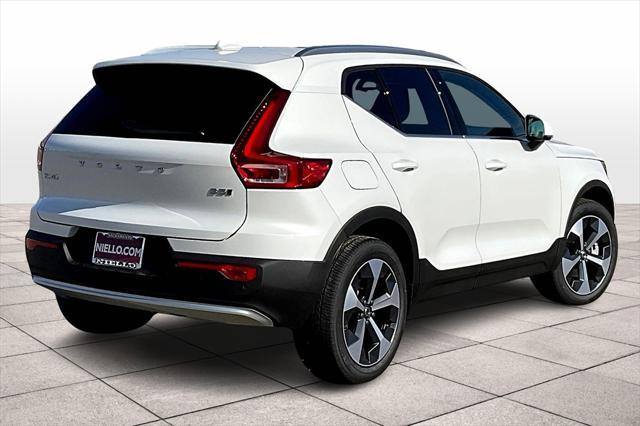 Photo of 2025 Crystal White Pearl Volvo XC40