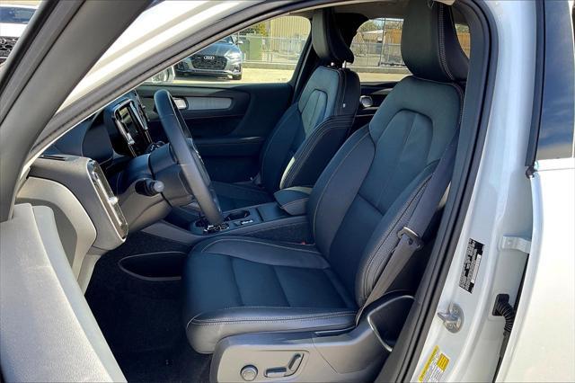 Photo of 2025 Crystal White Pearl Volvo XC40