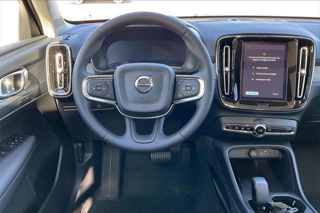 Photo of 2025 Crystal White Pearl Volvo XC40