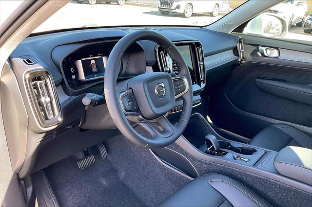 Photo of 2025 Crystal White Pearl Volvo XC40