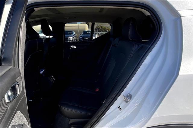 Photo of 2025 Crystal White Pearl Volvo XC40