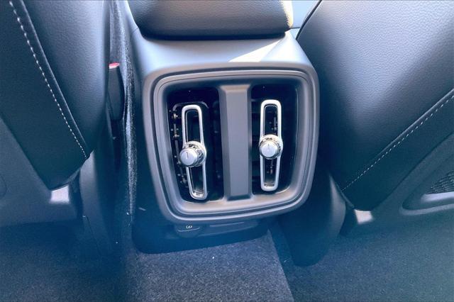 Photo of 2025 Crystal White Pearl Volvo XC40