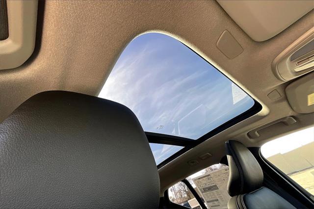 Photo of 2025 Crystal White Pearl Volvo XC40