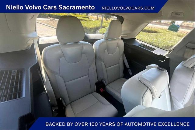 Photo of 2022 WHITE Volvo XC90 Recharge Plug-In Hybrid