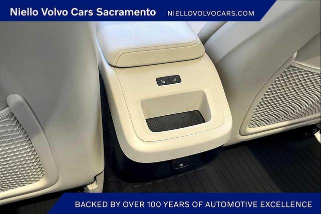 Photo of 2023 Denim Blue Metallic Volvo V60 Cross Country
