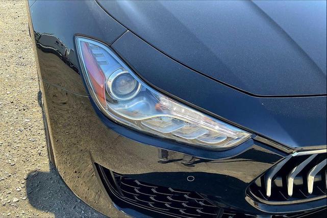 Photo of 2020 Nero Ribelle Mica Maserati Ghibli