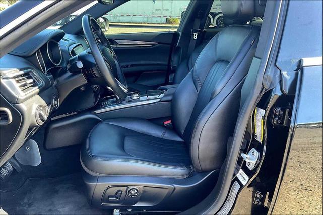 Photo of 2020 Nero Ribelle Mica Maserati Ghibli