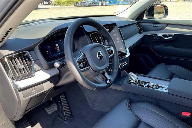 Photo of 2026 Vapour Grey Metallic Volvo XC90