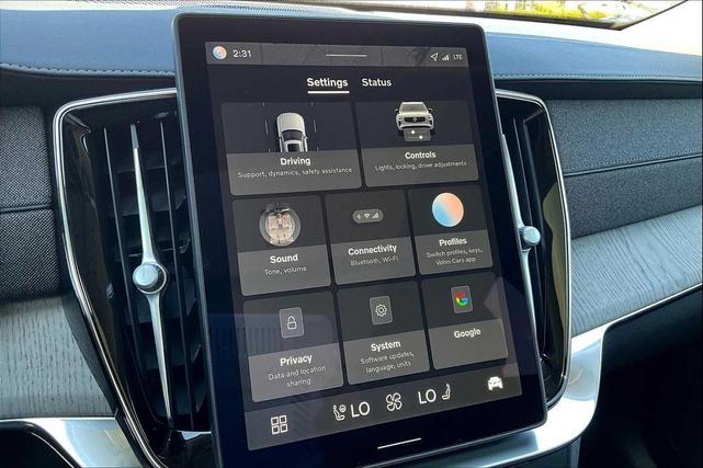 Photo of 2026 Vapour Grey Metallic Volvo XC90
