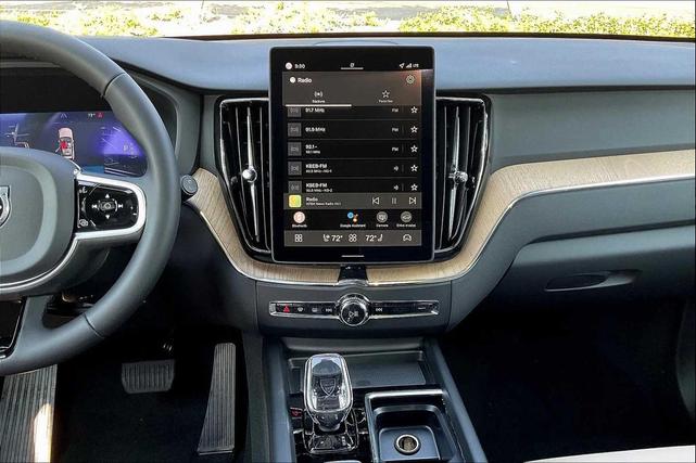 Photo of 2026 VAPOUR GREY Volvo XC60