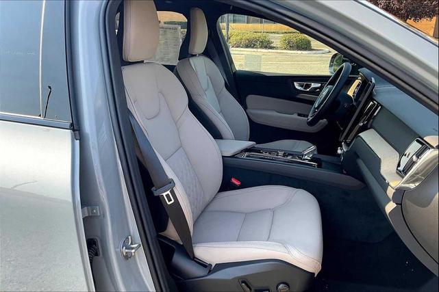 Photo of 2026 VAPOUR GREY Volvo XC60
