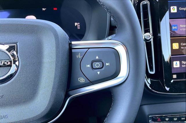Photo of 2025 SILVER Volvo EX40