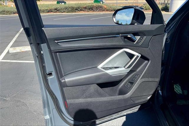 Photo of 2022 NANO GREY Audi Q3