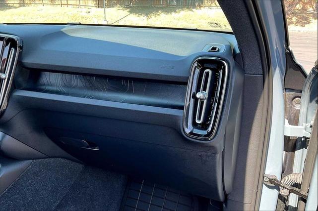 Photo of 2023 Silver Dawn Metallic Volvo XC40 Recharge Pure Electric