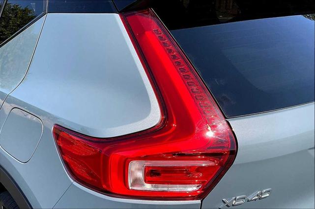 Photo of 2023 Silver Dawn Metallic Volvo XC40 Recharge Pure Electric
