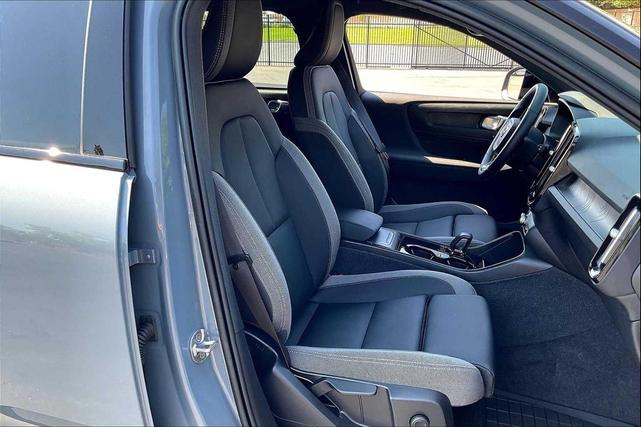 Photo of 2023 Silver Dawn Metallic Volvo XC40 Recharge Pure Electric