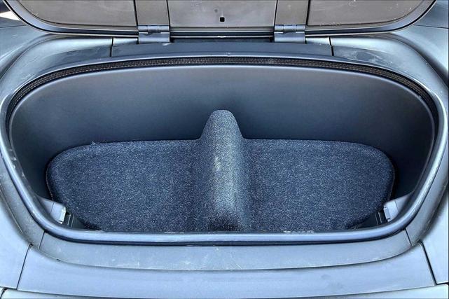Photo of 2023 Silver Dawn Metallic Volvo XC40 Recharge Pure Electric